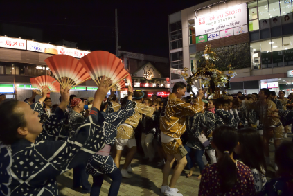 優秀賞 金色の侍 作品「もっと盛り上がれ！！」